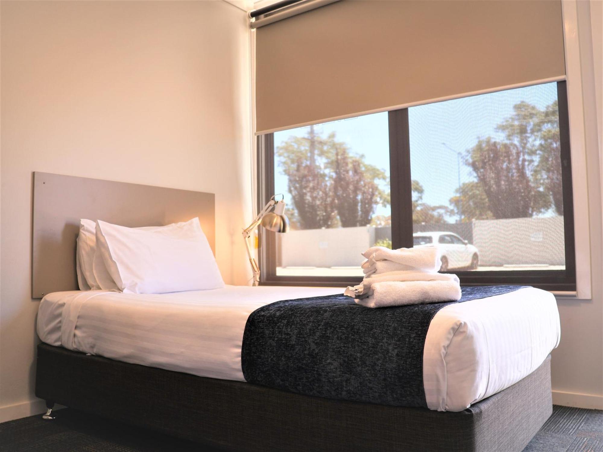 Eastend Studio Apartments Dubbo Exterior photo